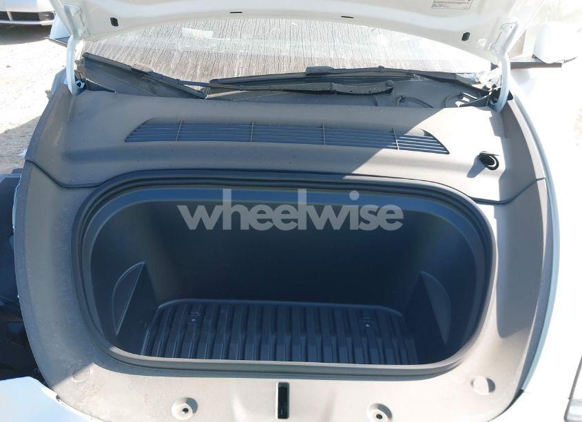 Photo 10 of 2025 Tesla Model Y LONG RANGE DUAL MOTOR ALL-WHEEL DRIVE (VIN 7SAYGDEE3SA359986)