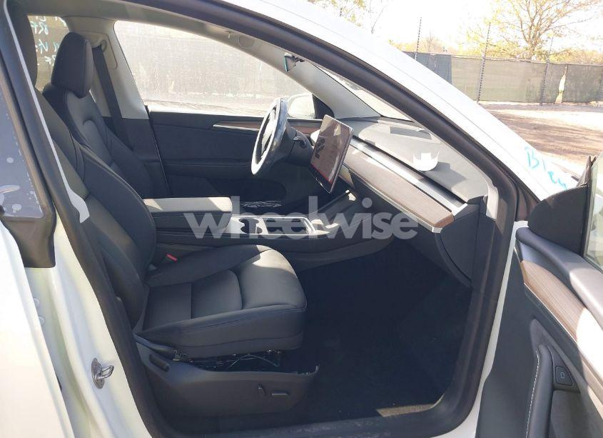 Photo 5 of 2025 Tesla Model Y LONG RANGE DUAL MOTOR ALL-WHEEL DRIVE (VIN 7SAYGDEE3SA359986)