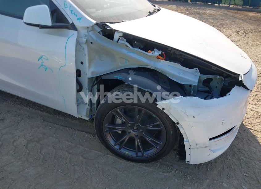 Photo 6 of 2025 Tesla Model Y LONG RANGE DUAL MOTOR ALL-WHEEL DRIVE (VIN 7SAYGDEE3SA359986)