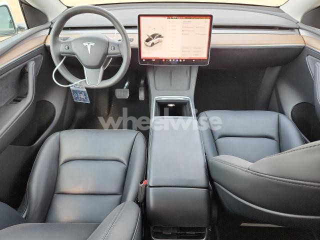Photo 3 of 2025 TESLA MODEL Y (VIN 7SAYGDEE3SF295788)