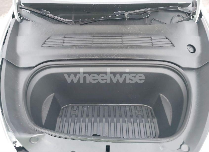 Photo 10 of 2022 Tesla Model Y LONG RANGE DUAL MOTOR ALL-WHEEL DRIVE (VIN 7SAYGDEE4NA010632)