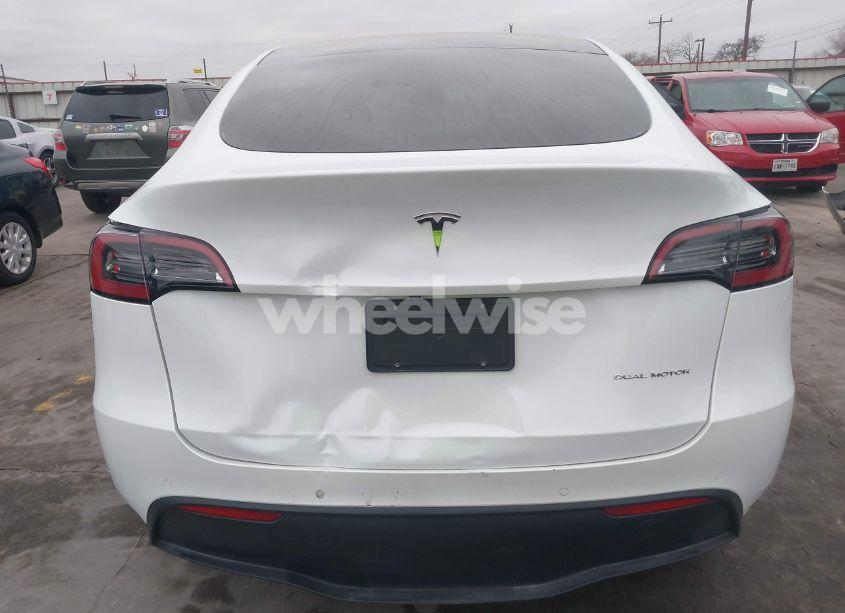 Photo 16 of 2022 Tesla Model Y LONG RANGE DUAL MOTOR ALL-WHEEL DRIVE (VIN 7SAYGDEE4NA010632)