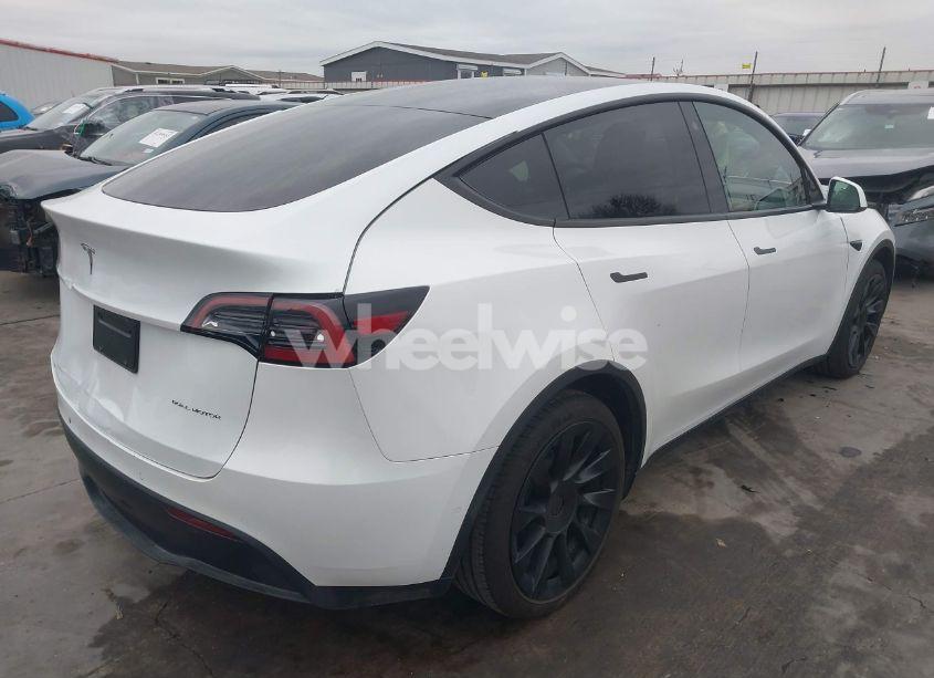 Photo 4 of 2022 Tesla Model Y LONG RANGE DUAL MOTOR ALL-WHEEL DRIVE (VIN 7SAYGDEE4NA010632)