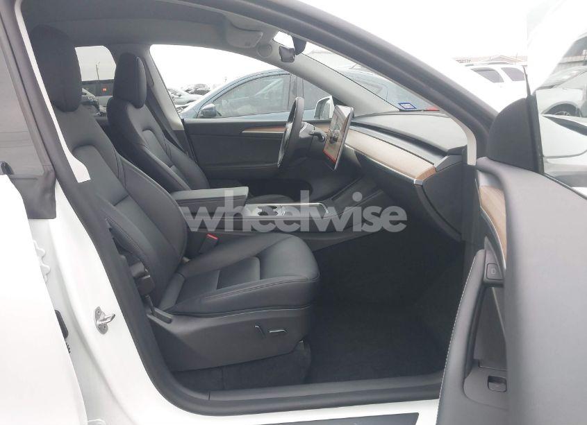 Photo 5 of 2022 Tesla Model Y LONG RANGE DUAL MOTOR ALL-WHEEL DRIVE (VIN 7SAYGDEE4NA010632)