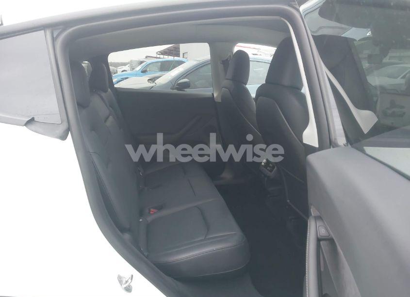 Photo 8 of 2022 Tesla Model Y LONG RANGE DUAL MOTOR ALL-WHEEL DRIVE (VIN 7SAYGDEE4NA010632)