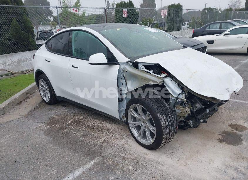 2022 Tesla Model Y LONG RANGE DUAL MOTOR ALL-WHEEL DRIVE (VIN 7SAYGDEE4NF315356) main photo