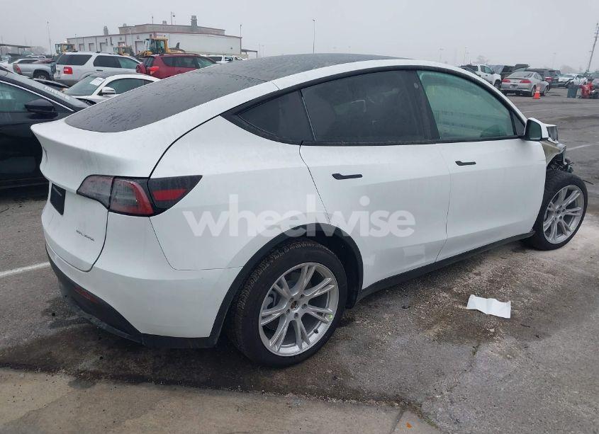 Photo 4 of 2022 Tesla Model Y LONG RANGE DUAL MOTOR ALL-WHEEL DRIVE (VIN 7SAYGDEE4NF315356)