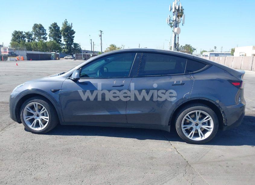 Photo 14 of 2022 Tesla Model Y LONG RANGE DUAL MOTOR ALL-WHEEL DRIVE (VIN 7SAYGDEE4NF356392)