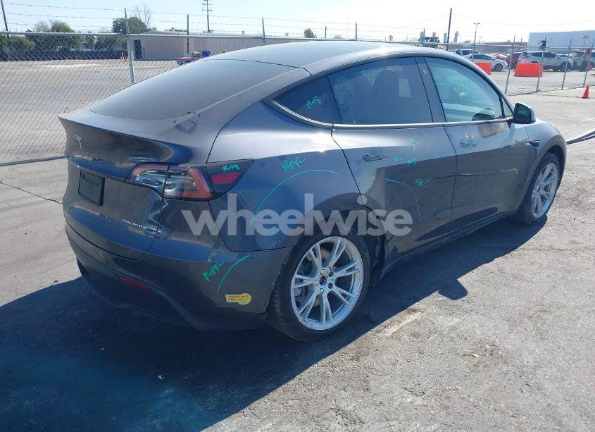 Photo 4 of 2022 Tesla Model Y LONG RANGE DUAL MOTOR ALL-WHEEL DRIVE (VIN 7SAYGDEE4NF356392)