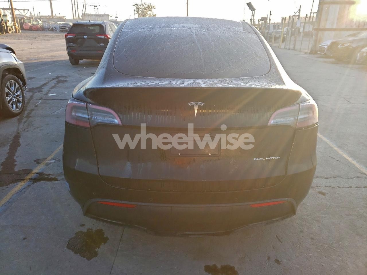 Photo 6 of 2022 TESLA MODEL Y (VIN 7SAYGDEE4NF440177)
