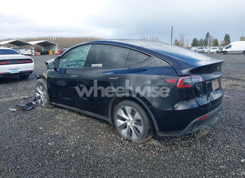 Photo 3 of 2022 Tesla Model Y LONG RANGE DUAL MOTOR ALL-WHEEL DRIVE (VIN 7SAYGDEE4NF447985)