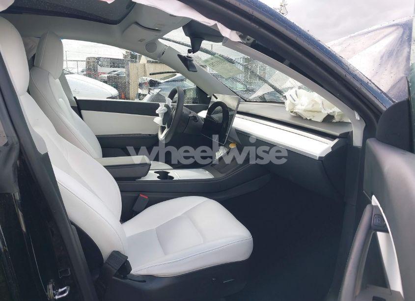 Photo 5 of 2022 Tesla Model Y LONG RANGE DUAL MOTOR ALL-WHEEL DRIVE (VIN 7SAYGDEE4NF447985)