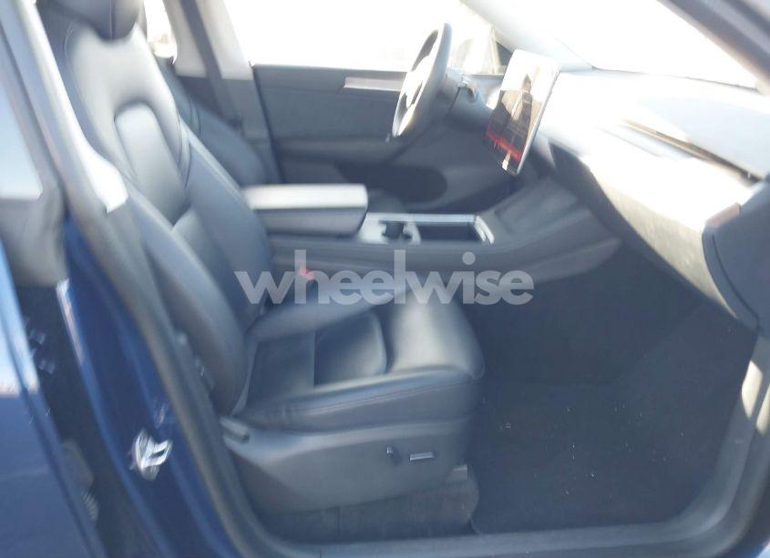 Photo 5 of 2023 Tesla Model Y AWD/LONG RANGE DUAL MOTOR ALL-WHEEL DRIVE (VIN 7SAYGDEE4PA035856)