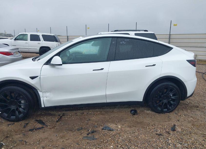 Photo 14 of 2023 Tesla Model Y AWD/LONG RANGE DUAL MOTOR ALL-WHEEL DRIVE (VIN 7SAYGDEE4PA044556)