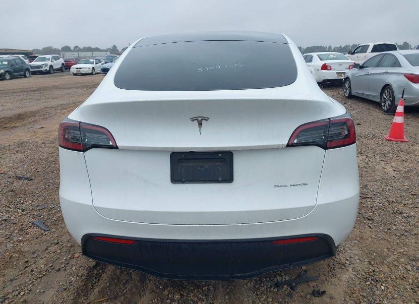 Photo 16 of 2023 Tesla Model Y AWD/LONG RANGE DUAL MOTOR ALL-WHEEL DRIVE (VIN 7SAYGDEE4PA044556)