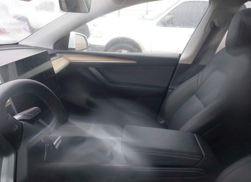 Photo 17 of 2023 Tesla Model Y AWD/LONG RANGE DUAL MOTOR ALL-WHEEL DRIVE (VIN 7SAYGDEE4PA044556)