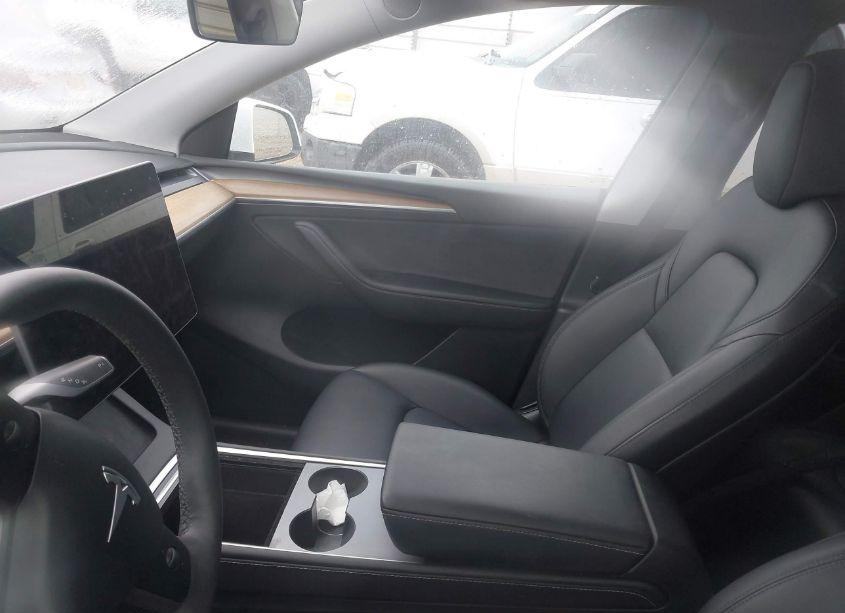 Photo 18 of 2023 Tesla Model Y AWD/LONG RANGE DUAL MOTOR ALL-WHEEL DRIVE (VIN 7SAYGDEE4PA044556)