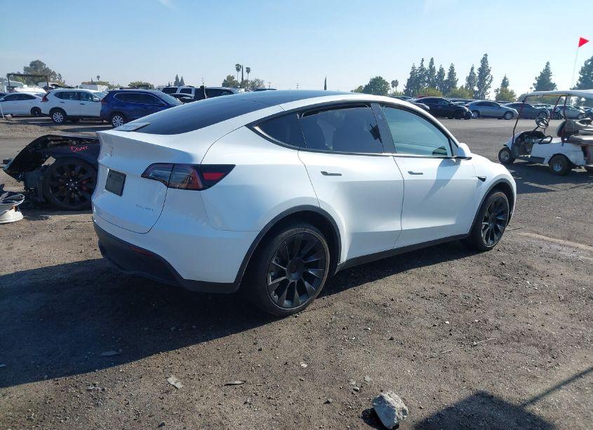 Photo 4 of 2023 Tesla Model Y AWD/LONG RANGE DUAL MOTOR ALL-WHEEL DRIVE (VIN 7SAYGDEE4PA136010)