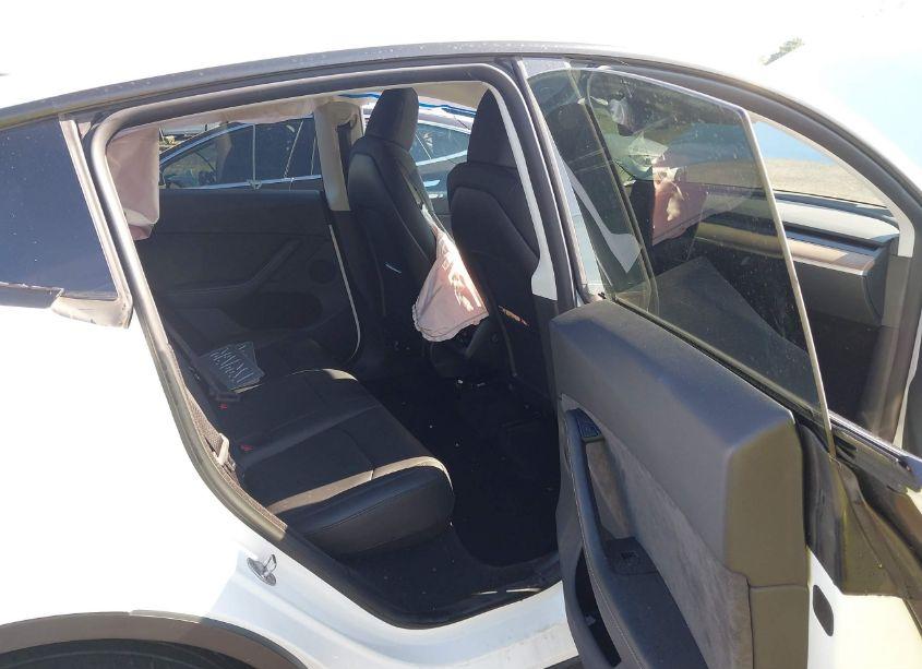 Photo 8 of 2023 Tesla Model Y AWD/LONG RANGE DUAL MOTOR ALL-WHEEL DRIVE (VIN 7SAYGDEE4PA136010)
