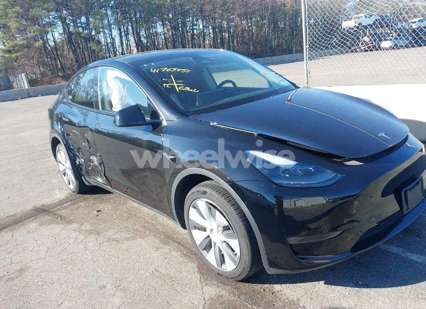 2023 Tesla Model Y (VIN 7SAYGDEE4PA175275) main photo