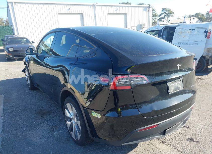 Photo 3 of 2023 Tesla Model Y (VIN 7SAYGDEE4PA175275)