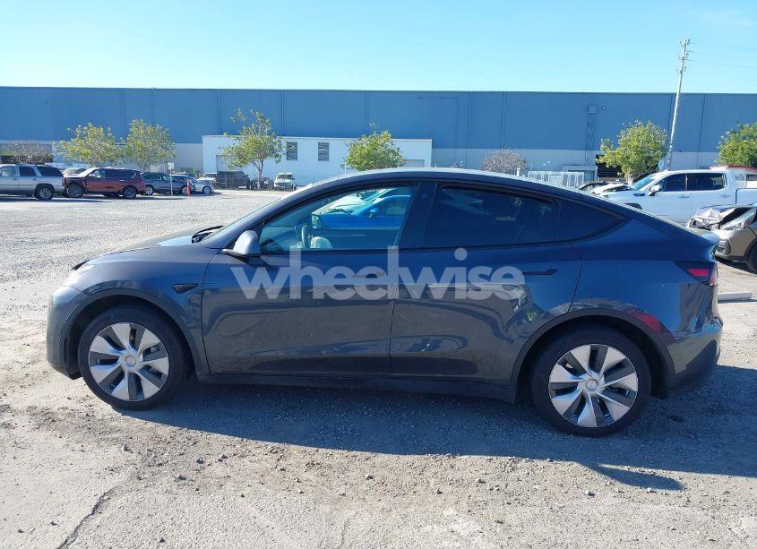 Photo 13 of 2023 Tesla Model Y AWD/LONG RANGE DUAL MOTOR ALL-WHEEL DRIVE (VIN 7SAYGDEE4PF587988)