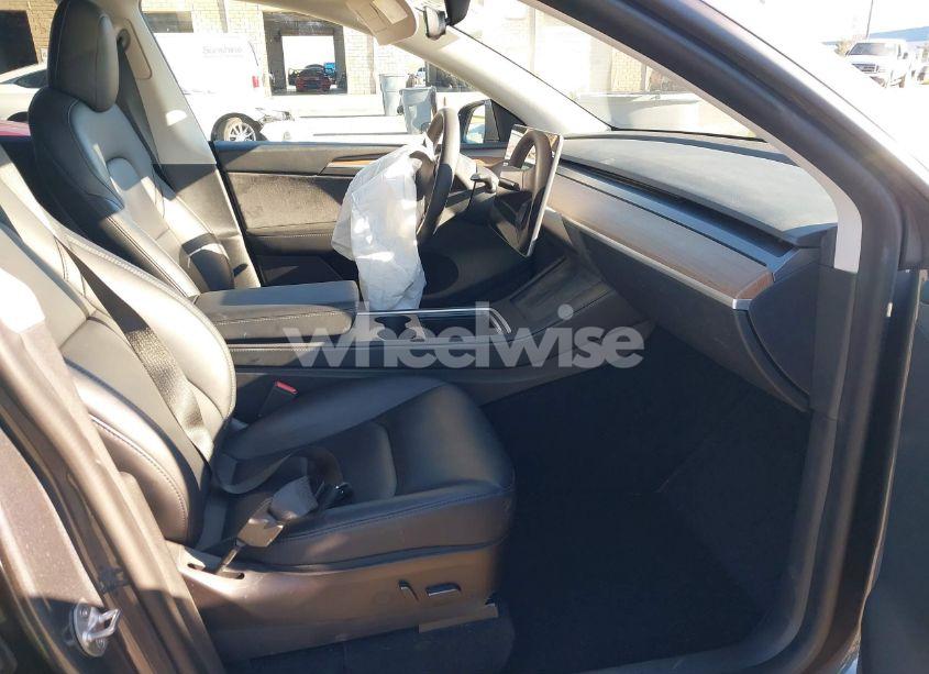 Photo 5 of 2023 Tesla Model Y AWD/LONG RANGE DUAL MOTOR ALL-WHEEL DRIVE (VIN 7SAYGDEE4PF587988)