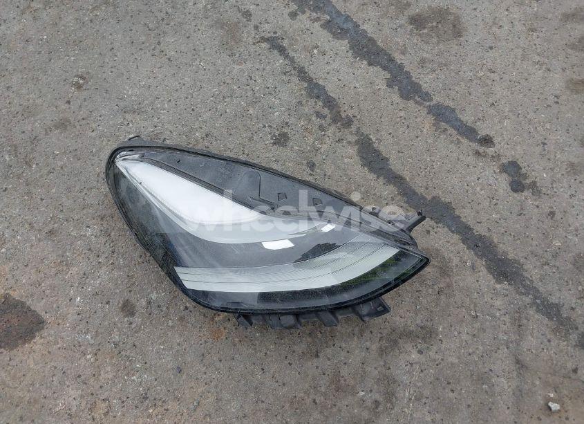 Photo 12 of 2023 Tesla Model Y AWD/LONG RANGE DUAL MOTOR ALL-WHEEL DRIVE (VIN 7SAYGDEE4PF621640)