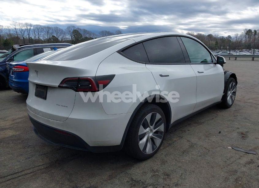 Photo 4 of 2023 Tesla Model Y AWD/LONG RANGE DUAL MOTOR ALL-WHEEL DRIVE (VIN 7SAYGDEE4PF621640)