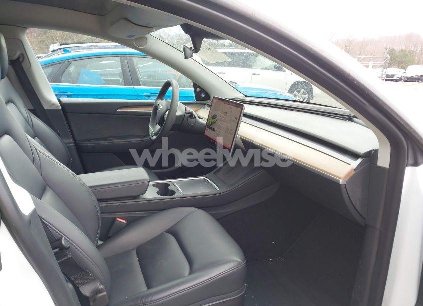 Photo 5 of 2023 Tesla Model Y AWD/LONG RANGE DUAL MOTOR ALL-WHEEL DRIVE (VIN 7SAYGDEE4PF621640)