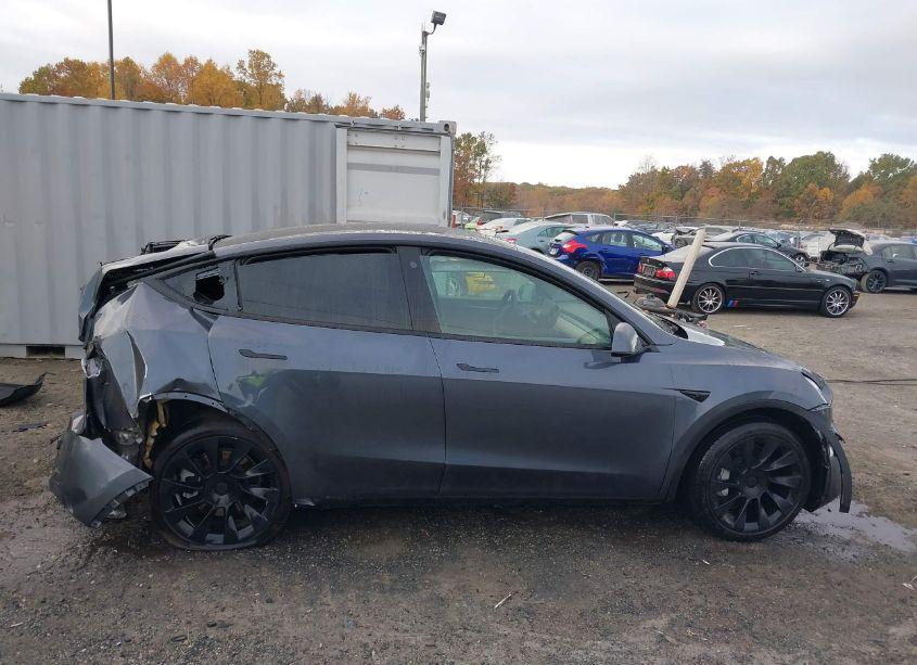 Photo 13 of 2023 Tesla Model Y AWD/LONG RANGE DUAL MOTOR ALL-WHEEL DRIVE (VIN 7SAYGDEE4PF689677)