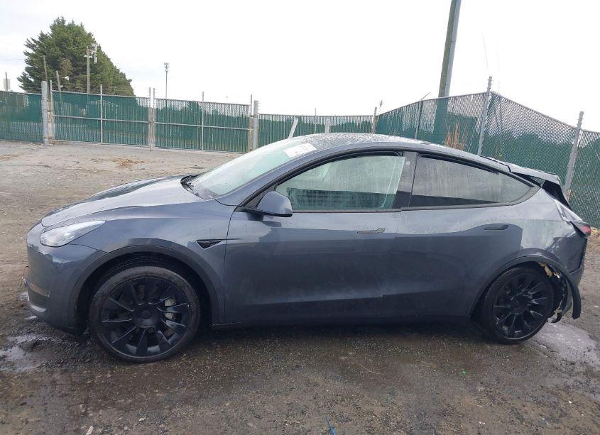 Photo 14 of 2023 Tesla Model Y AWD/LONG RANGE DUAL MOTOR ALL-WHEEL DRIVE (VIN 7SAYGDEE4PF689677)