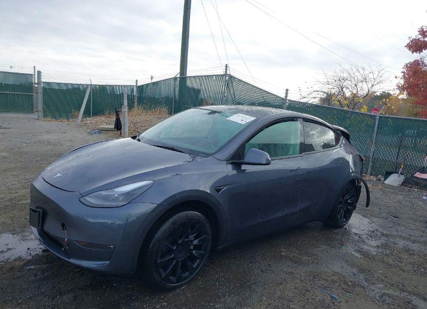 Photo 2 of 2023 Tesla Model Y AWD/LONG RANGE DUAL MOTOR ALL-WHEEL DRIVE (VIN 7SAYGDEE4PF689677)