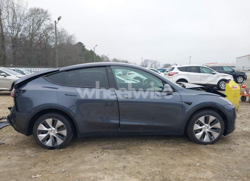 Photo 14 of 2023 Tesla Model Y AWD/LONG RANGE DUAL MOTOR ALL-WHEEL DRIVE (VIN 7SAYGDEE4PF709796)