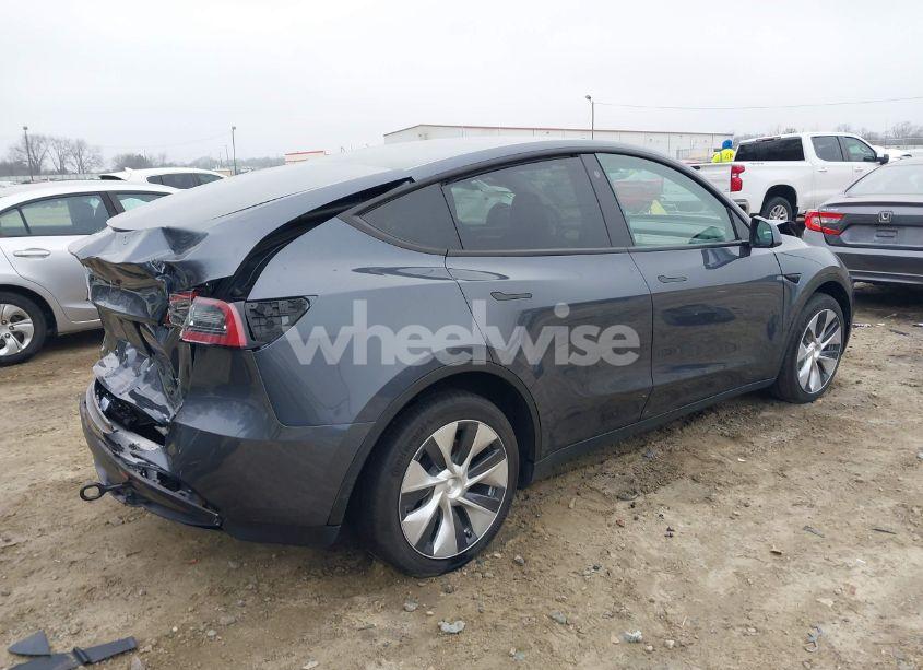 Photo 4 of 2023 Tesla Model Y AWD/LONG RANGE DUAL MOTOR ALL-WHEEL DRIVE (VIN 7SAYGDEE4PF709796)