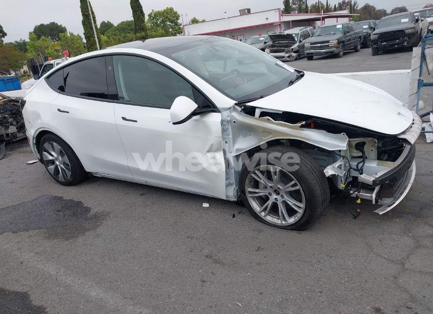 Photo 14 of 2023 Tesla Model Y AWD/LONG RANGE DUAL MOTOR ALL-WHEEL DRIVE (VIN 7SAYGDEE4PF807551)