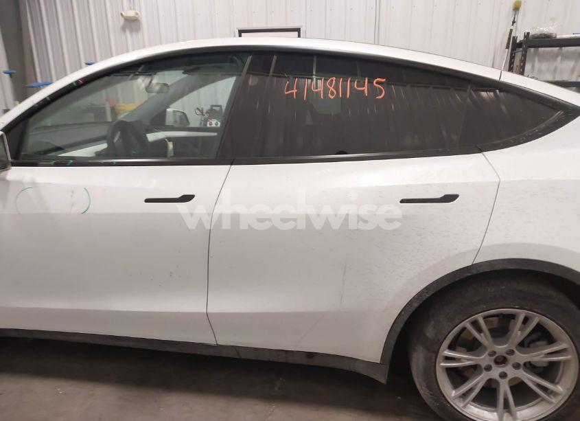 Photo 14 of 2023 Tesla Model Y AWD/LONG RANGE DUAL MOTOR ALL-WHEEL DRIVE (VIN 7SAYGDEE4PF842090)