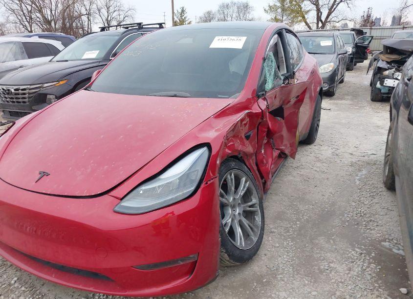 Photo 6 of 2023 Tesla Model Y AWD/LONG RANGE DUAL MOTOR ALL-WHEEL DRIVE (VIN 7SAYGDEE4PF890611)