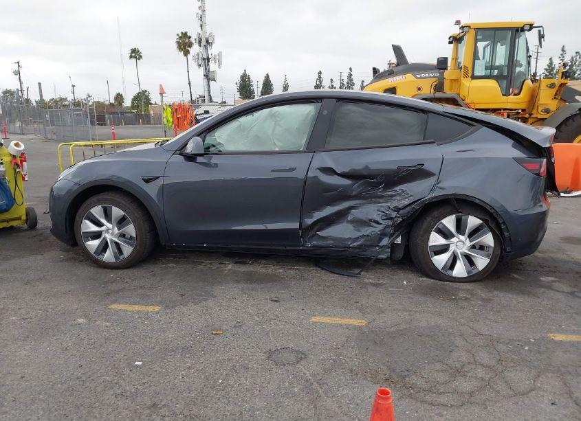 Photo 14 of 2023 Tesla Model Y AWD/LONG RANGE DUAL MOTOR ALL-WHEEL DRIVE (VIN 7SAYGDEE4PF926989)