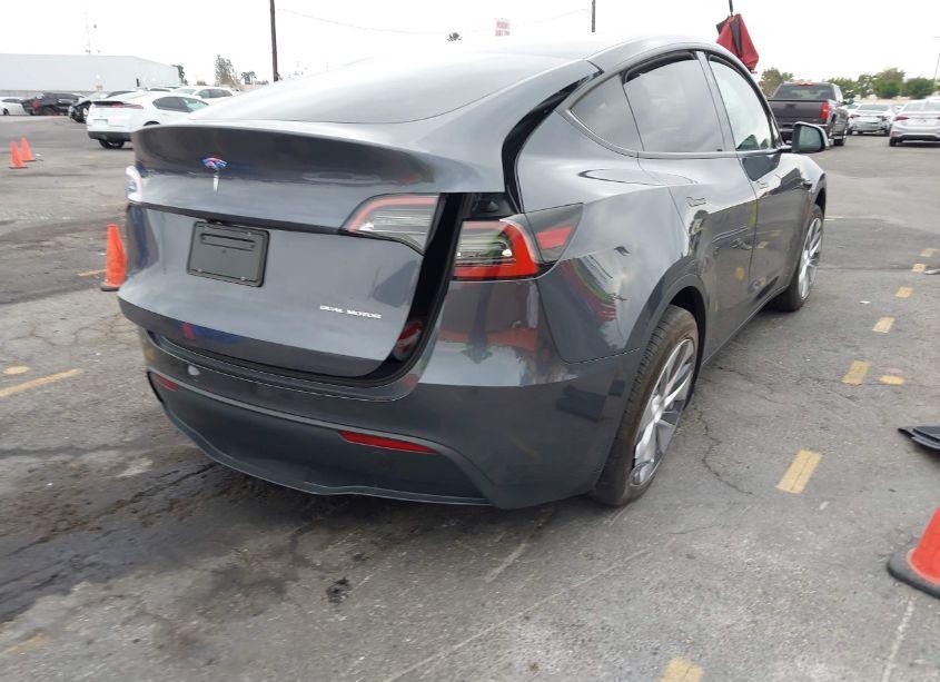 Photo 4 of 2023 Tesla Model Y AWD/LONG RANGE DUAL MOTOR ALL-WHEEL DRIVE (VIN 7SAYGDEE4PF926989)