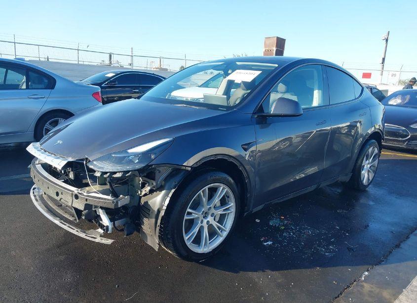 Photo 2 of 2023 Tesla Model Y AWD/LONG RANGE DUAL MOTOR ALL-WHEEL DRIVE (VIN 7SAYGDEE4PF927673)