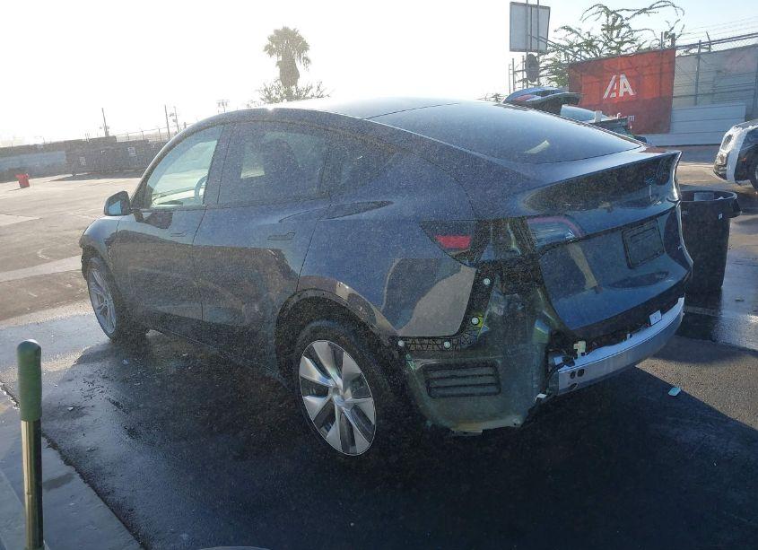 Photo 3 of 2023 Tesla Model Y AWD/LONG RANGE DUAL MOTOR ALL-WHEEL DRIVE (VIN 7SAYGDEE4PF927673)