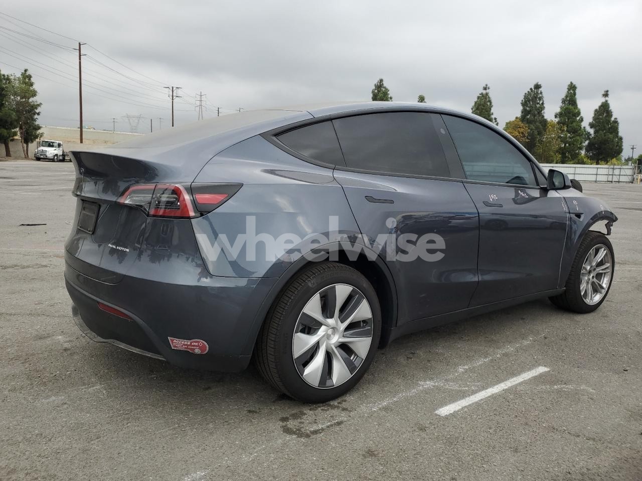 Photo 3 of 2024 TESLA MODEL Y (VIN 7SAYGDEE4RA216054)