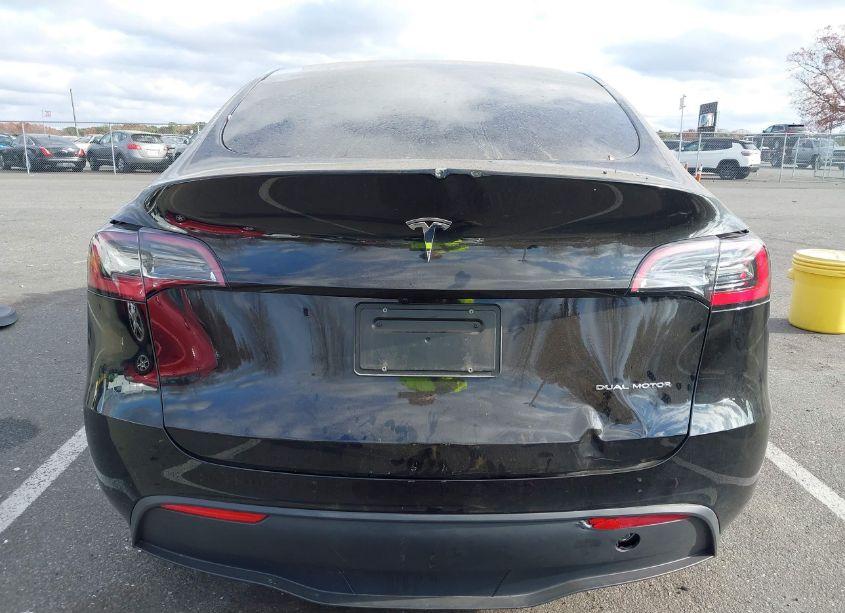 Photo 16 of 2024 Tesla Model Y LONG RANGE DUAL MOTOR ALL-WHEEL DRIVE (VIN 7SAYGDEE4RA233940)