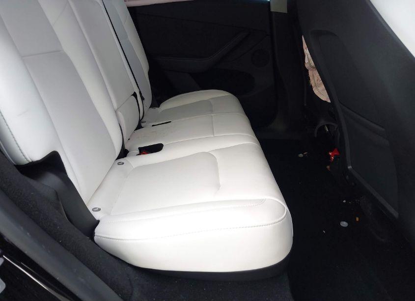 Photo 8 of 2024 Tesla Model Y LONG RANGE DUAL MOTOR ALL-WHEEL DRIVE (VIN 7SAYGDEE4RA233940)