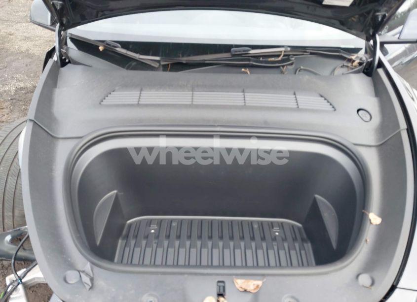 Photo 10 of 2024 Tesla Model Y LONG RANGE DUAL MOTOR ALL-WHEEL DRIVE (VIN 7SAYGDEE4RA235364)