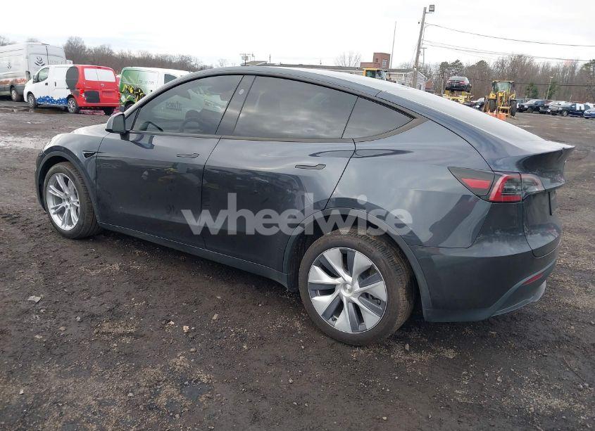 Photo 3 of 2024 Tesla Model Y LONG RANGE DUAL MOTOR ALL-WHEEL DRIVE (VIN 7SAYGDEE4RA235364)