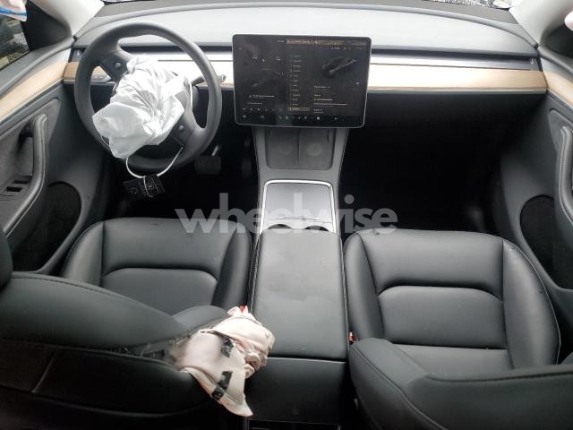 Photo 3 of 2024 TESLA MODEL Y (VIN 7SAYGDEE4RA268994)