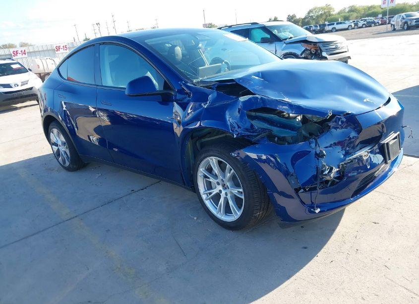 2024 Tesla Model Y LONG RANGE DUAL MOTOR ALL-WHEEL DRIVE (VIN 7SAYGDEE4RA278182) main photo