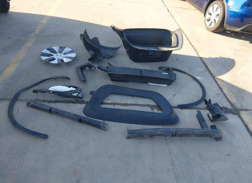 Photo 12 of 2024 Tesla Model Y LONG RANGE DUAL MOTOR ALL-WHEEL DRIVE (VIN 7SAYGDEE4RA278182)